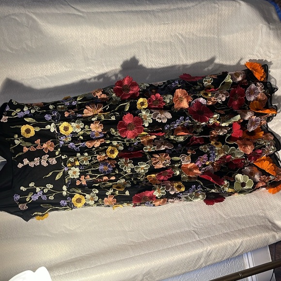 3D Floral Embroidered Black Dress - Picture 5 of 9